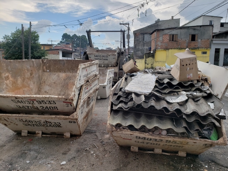 Aluguel de Caçamba de Entulho com Caminhão Cotar Parque Dom Pedro - Aluguel de Caçamba de Entulho para Empresas