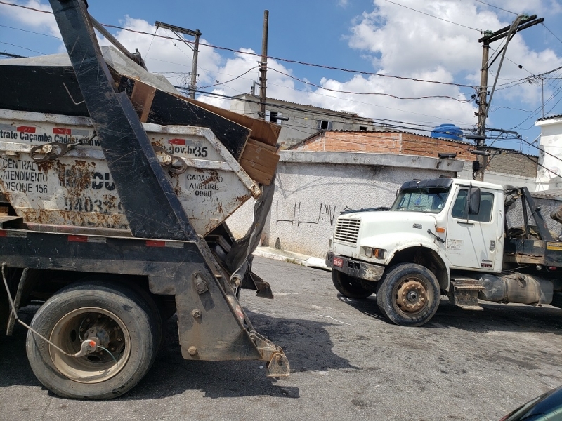 Caçambas Estacionárias para Construtoras Vila Andrade - Caçamba Estacionária de Entulho para Demolição