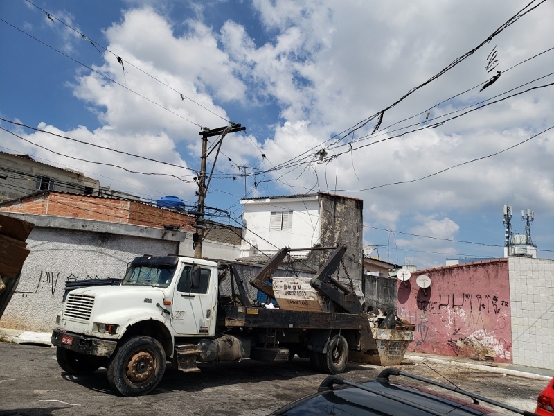 Preciso de Caminhão para Caçamba de Lixo Higienópolis - Caçamba de Lixo para Prédio